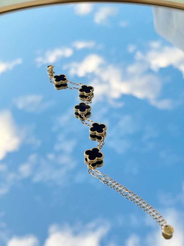 Van Cleef 2-in-1 Reversible Bracelet Elegant Design Perfect for Daily Wear